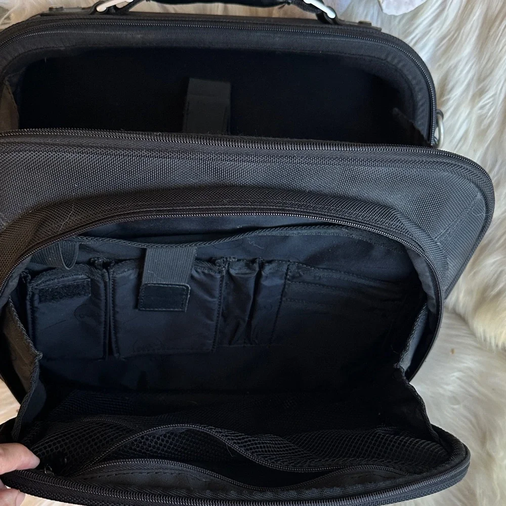 Dell Black Compact Laptop Briefcase with Shoulder Strap